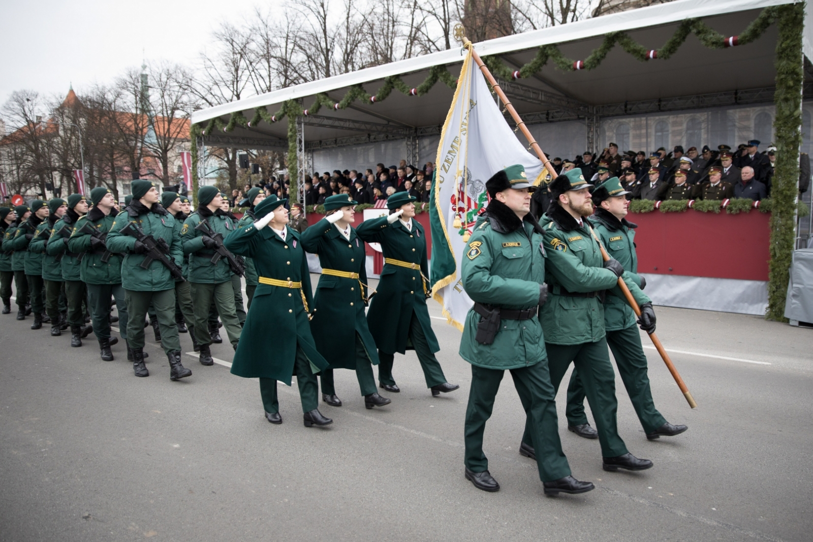 Militārajā parādē Valsts robežsardzi pārstāvēja  Valsts robežsardzes koledžas vienība