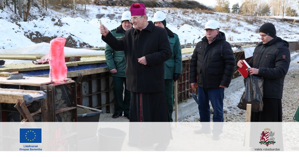 Rēzeknē svinīgi iemūrēta vēstījuma kapsula Kinoloģijas centra pamatos Nr.8