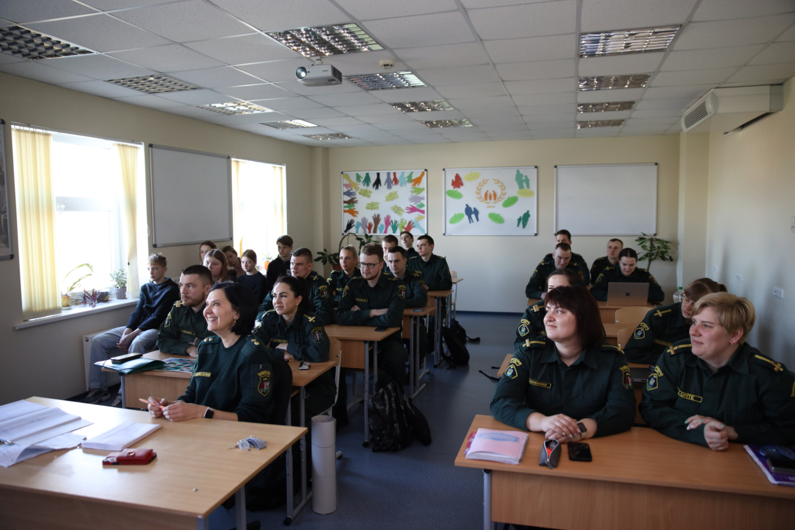 Jaunieši iepazina robežsarga profesiju Valsts robežsardzes koledžā