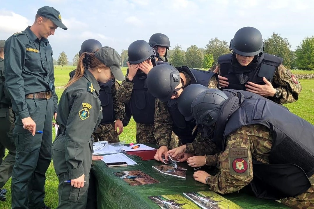 Valsts robežsardzes koledža piedalījās patriotiskās audzināšanas pasākumā "Karoga svētki" Nr.2